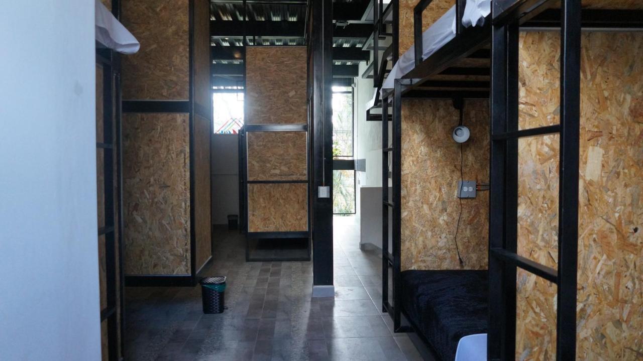 Nativo Hostel Медельин Экстерьер фото