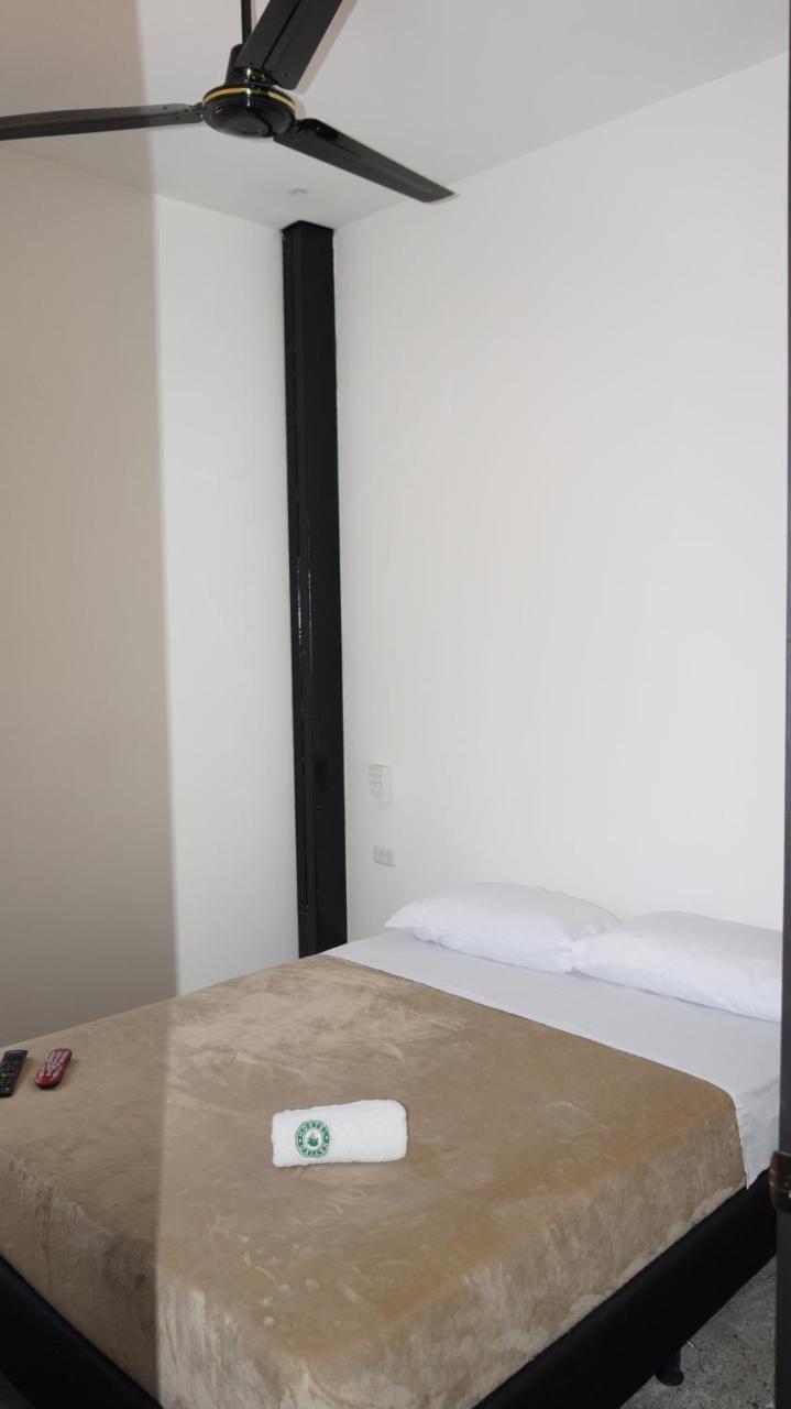 Nativo Hostel Медельин Экстерьер фото