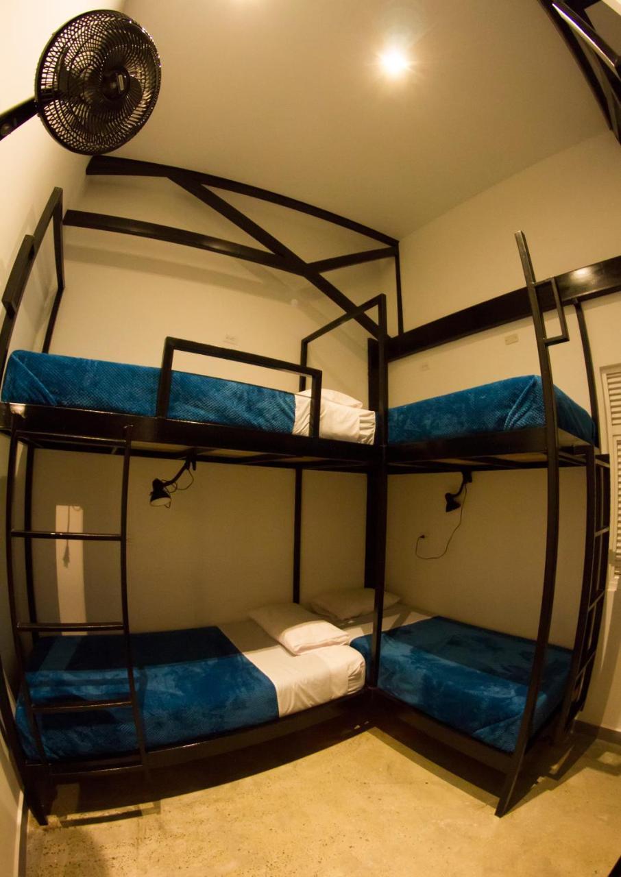 Nativo Hostel Медельин Экстерьер фото